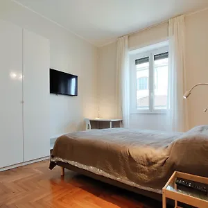 downtown-apartment-merlo.italymilanhotels.net/